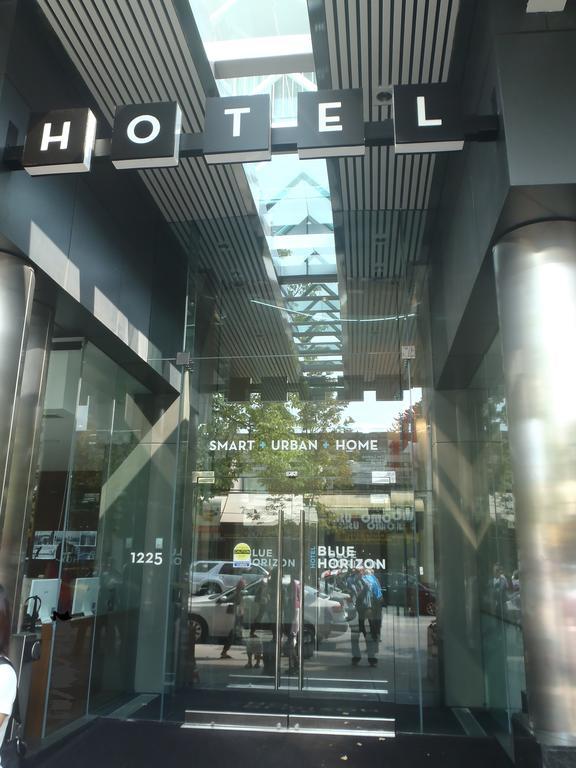 וונקובר Blue Horizon Hotel מראה חיצוני תמונה